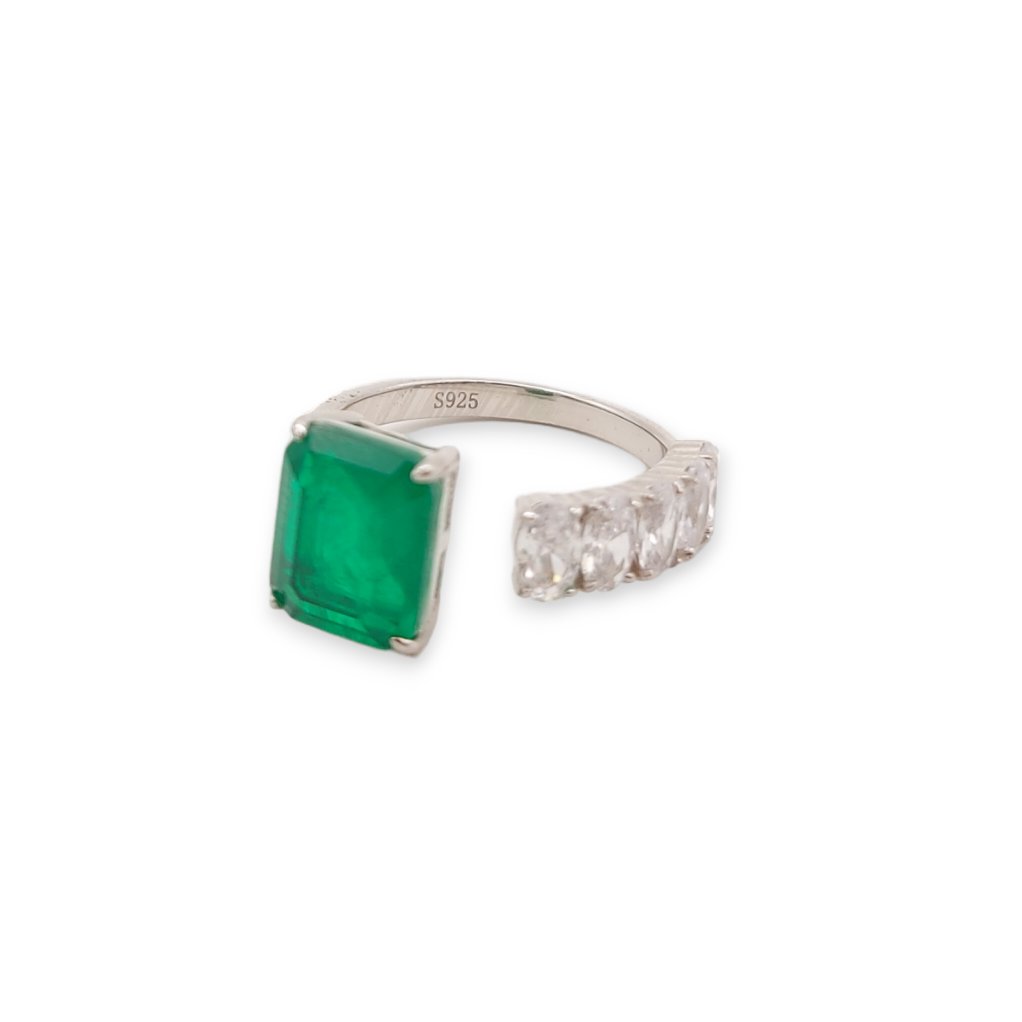 Esmeralda Sterling Silver Ring