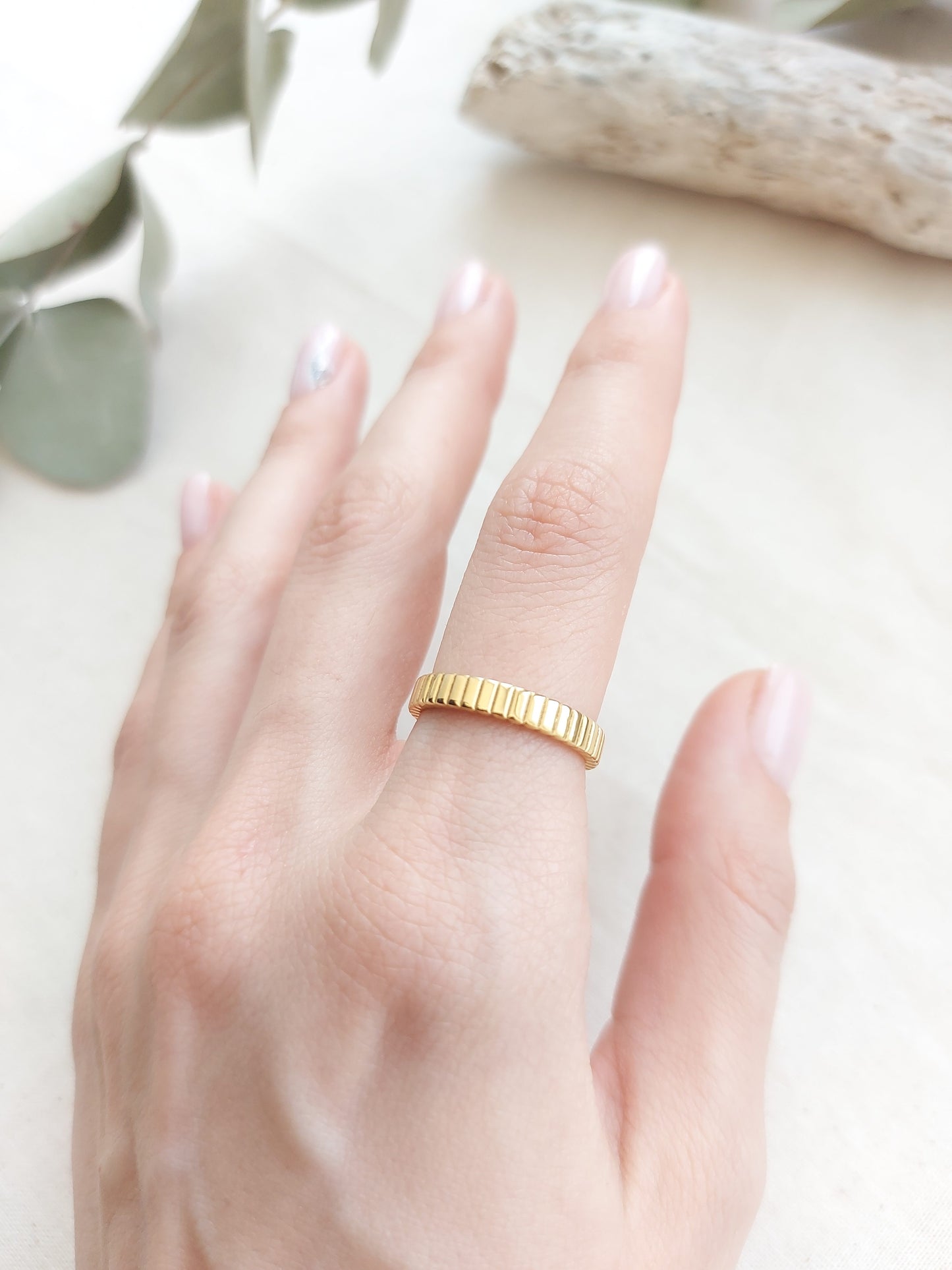 Fluted Thin RIng