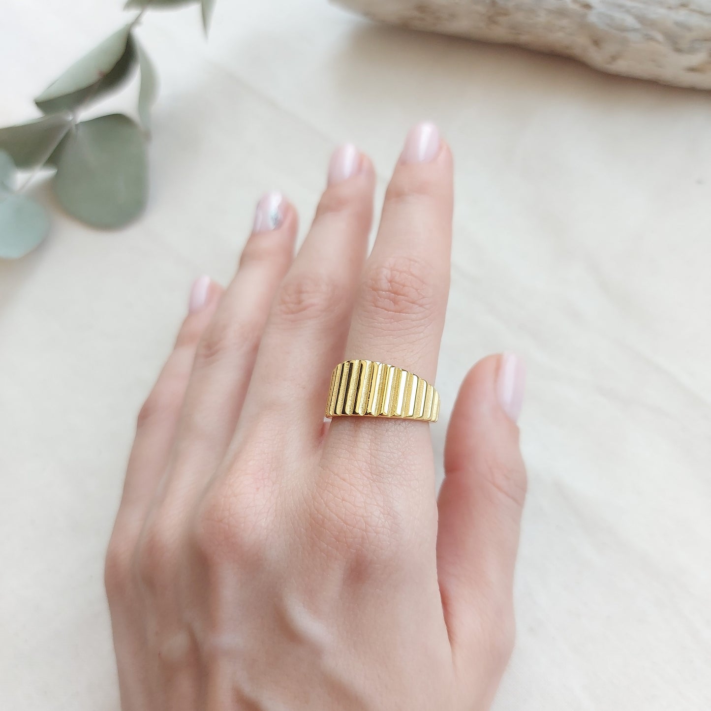 Thick Fluted Ring